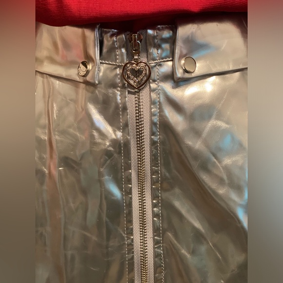 NWT SILVER METALLIC SKIRT - Picture 3 of 8